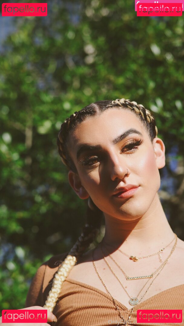 lunabarbiedoll / tslunadoll Onlyfans Photo Gallery 