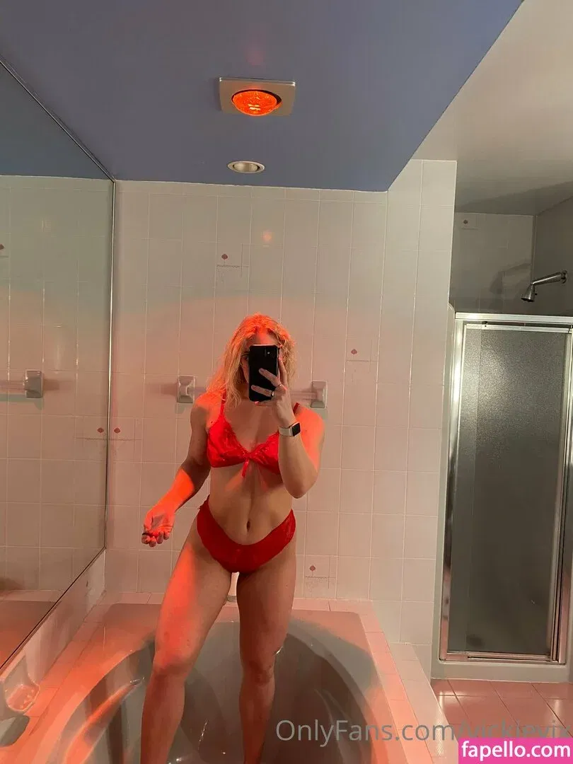 vickievix Onlyfans Photo Gallery 