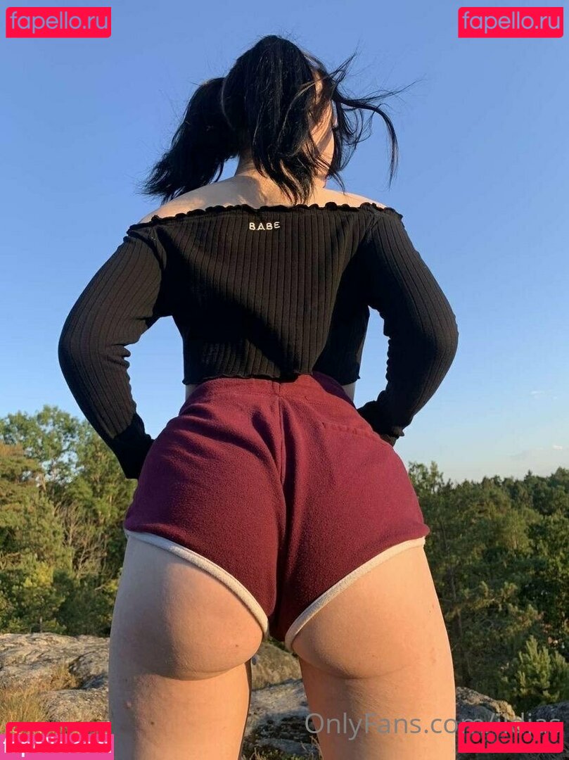 jassytk / smokinggoddessjassy Onlyfans Photo Gallery 