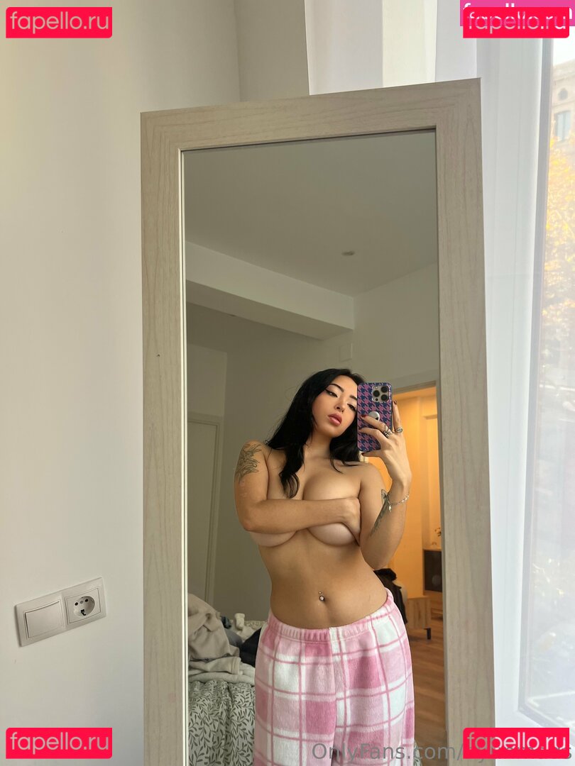 mfarahmand79 / miaumad Onlyfans Photo Gallery 