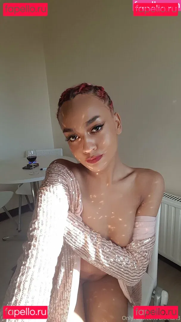 bluelah3 Onlyfans Photo Gallery 