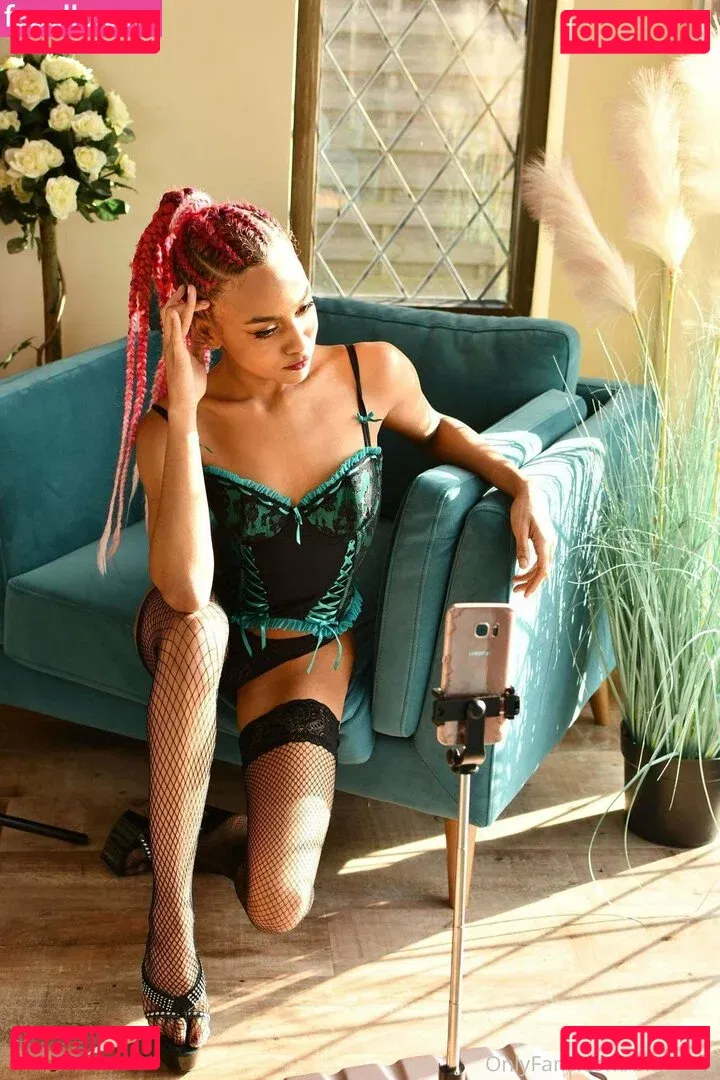 bluelah3 Onlyfans Photo Gallery 