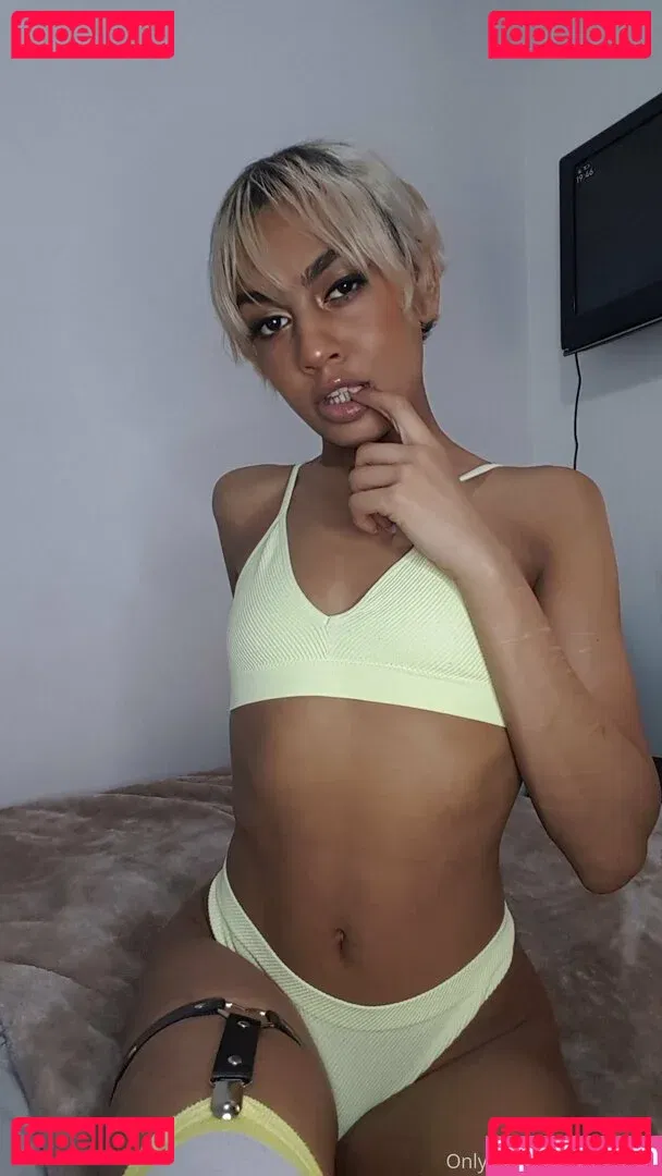 bluelah3 Onlyfans Photo Gallery 