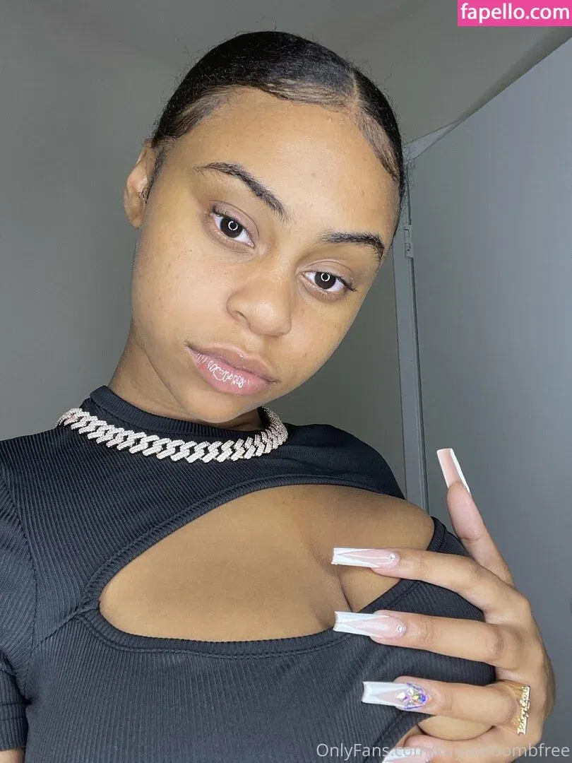 kaylalebombbb Onlyfans Photo Gallery 