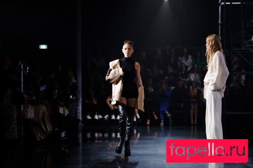 Leni Klum Onlyfans Photo Gallery 