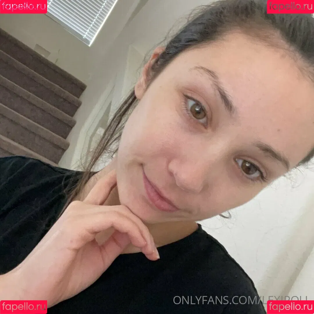 Lexi Poll ASMR Onlyfans Photo Gallery 