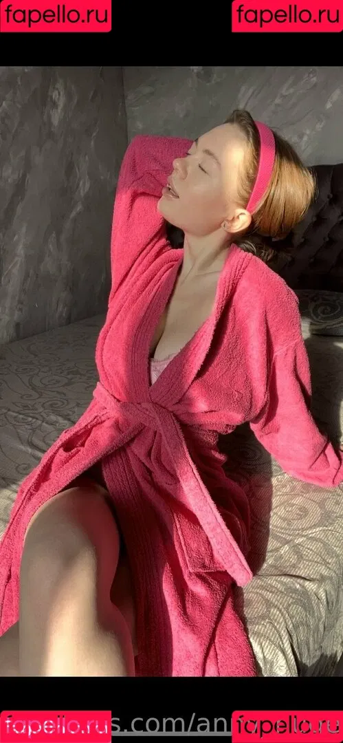 anny_huge_tits1 Onlyfans Photo Gallery 