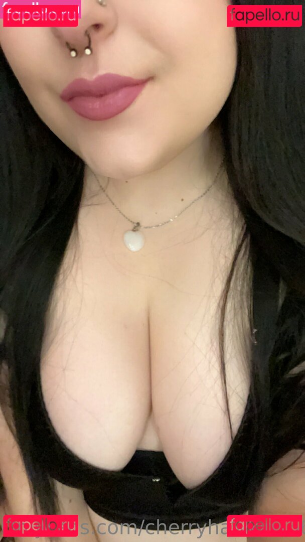 cherryhawkins666 / hippychick7609 Onlyfans Photo Gallery 