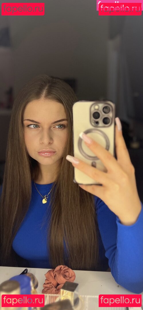 Yonli Barry / yonlibb