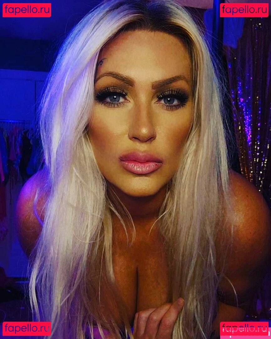 Farrah / FarrahShelton