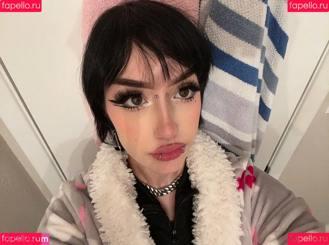 Redroomromance Onlyfans Photo Gallery 