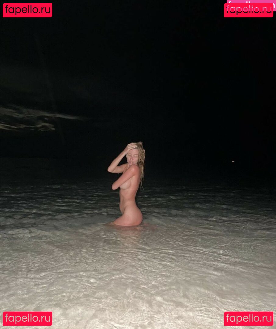 Vikos / Vikos.cocos / math_teachka Nude Onlyfans Photo 26