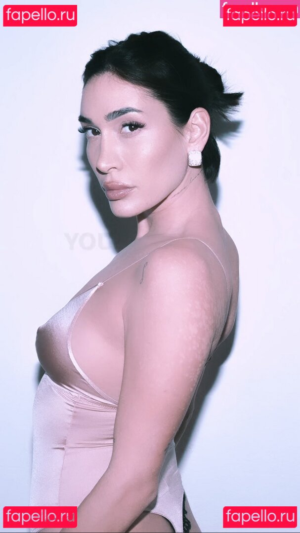 Berna Canbeldek / bernacanbeldekofficial Onlyfans Photo Gallery 