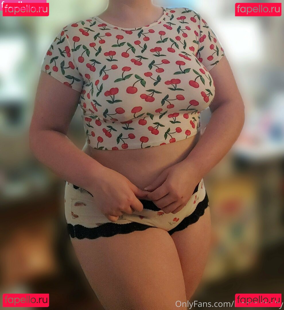 lilac._and._lily / lilacandholly Onlyfans Photo Gallery 