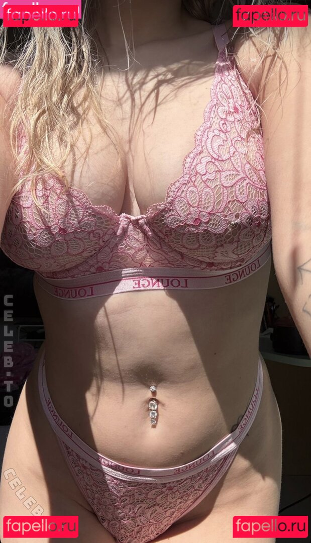 bella_dmn / dmn._Bella Nude Onlyfans Photo 37