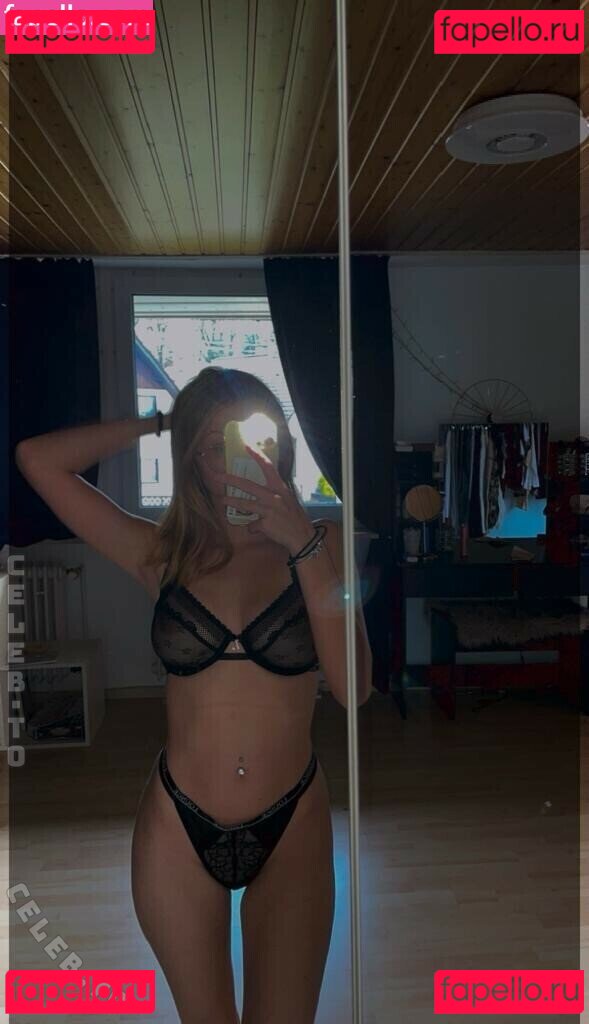 bella_dmn / dmn._Bella Nude Onlyfans Photo 23