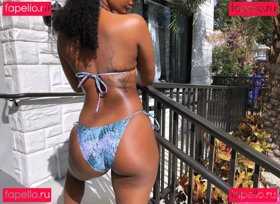 Yasmeen Kearra / yaskearra / yasmeen.kearra Nude Onlyfans Photo 76