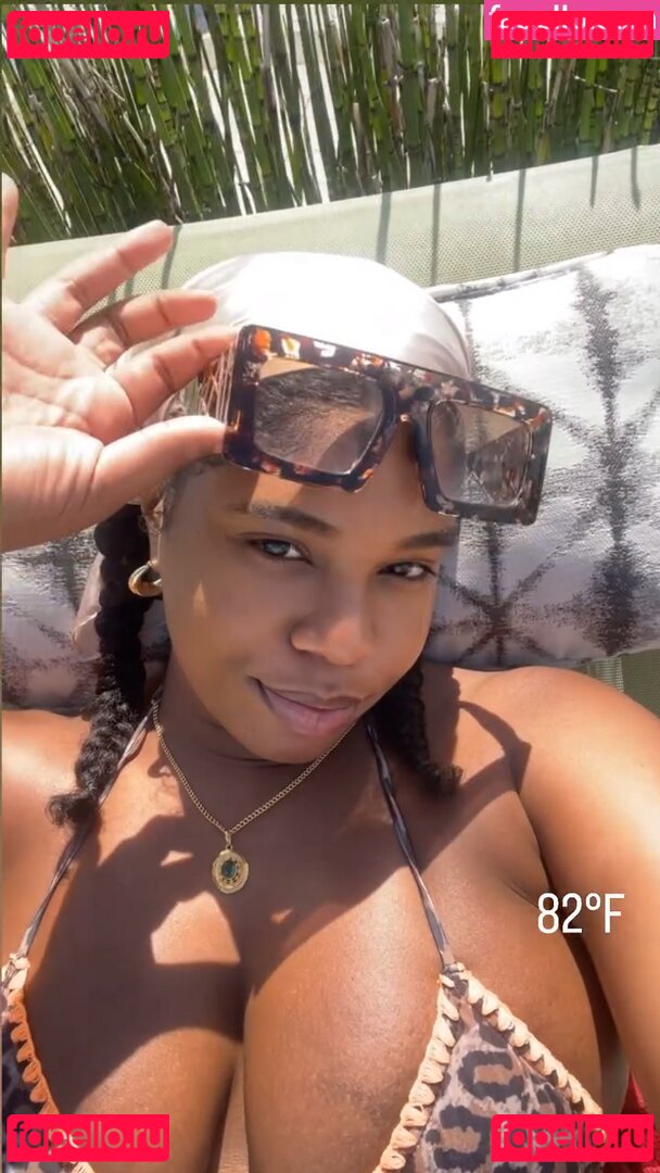 Yasmeen Kearra / yaskearra / yasmeen.kearra Nude Onlyfans Photo 32