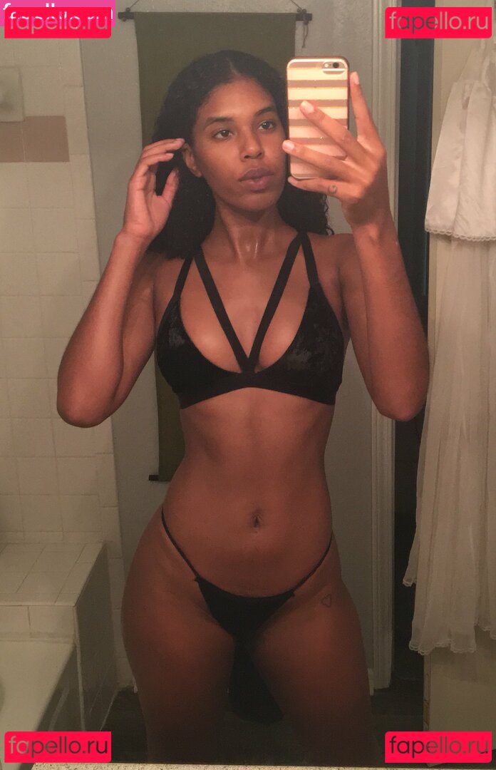 Yasmeen Kearra / yaskearra / yasmeen.kearra Nude Onlyfans Photo 6