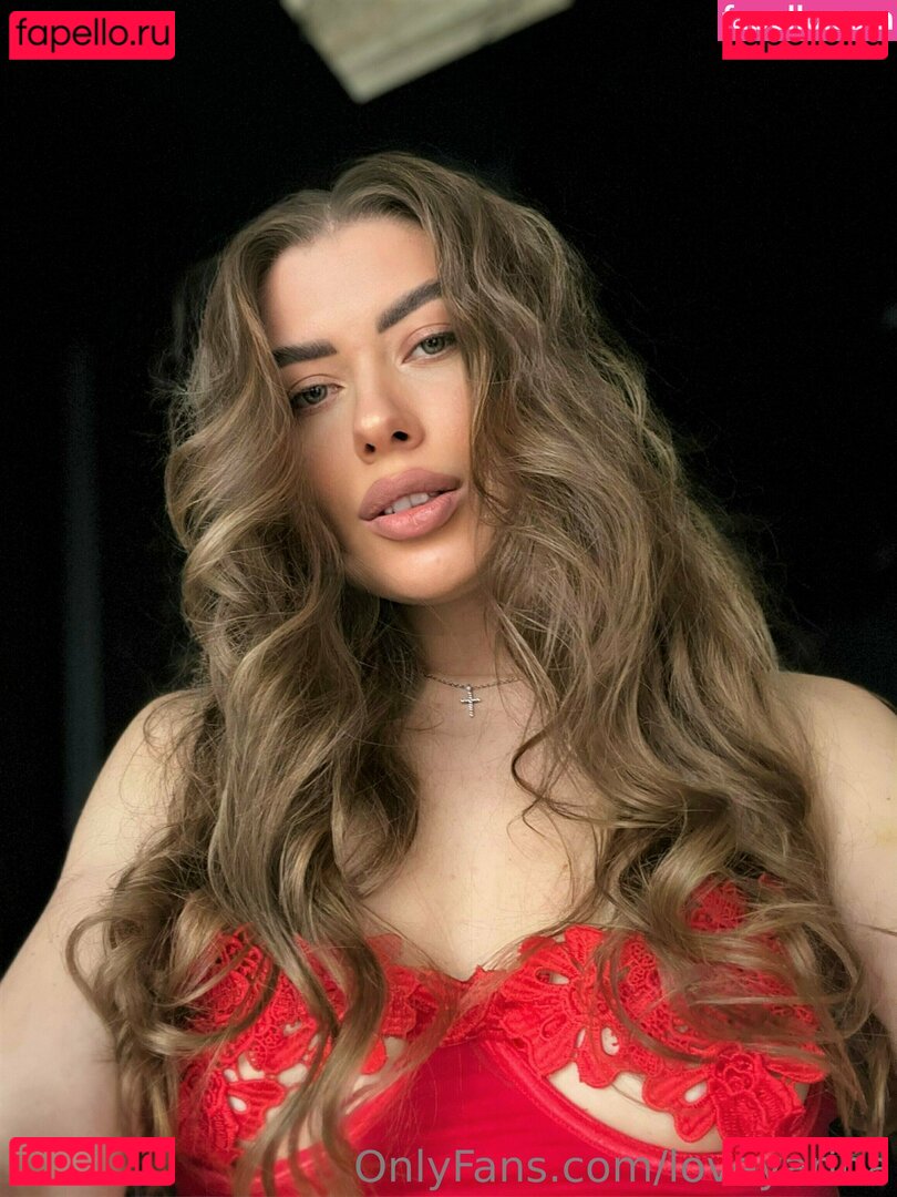 loveyarina / lovyari Onlyfans Photo Gallery 