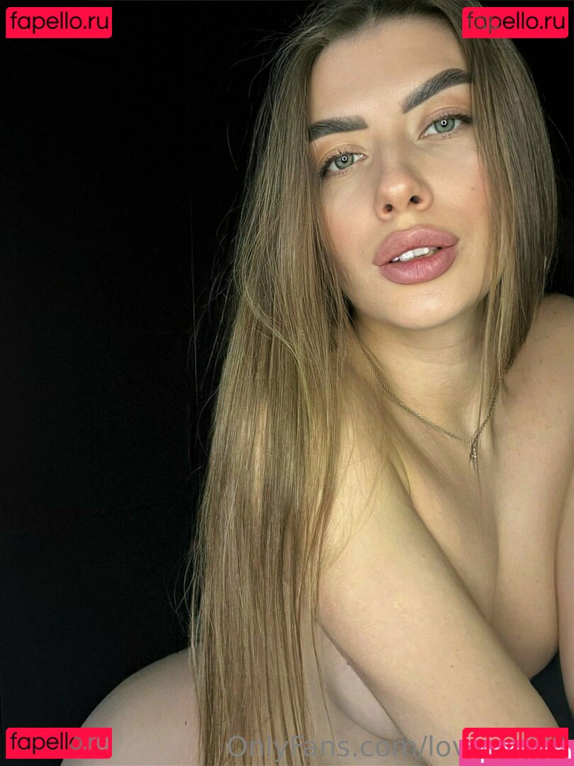 loveyarina / lovyari Onlyfans Photo Gallery 