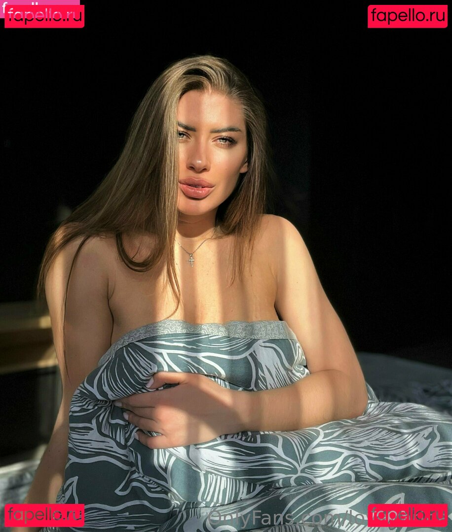 loveyarina / lovyari Onlyfans Photo Gallery 