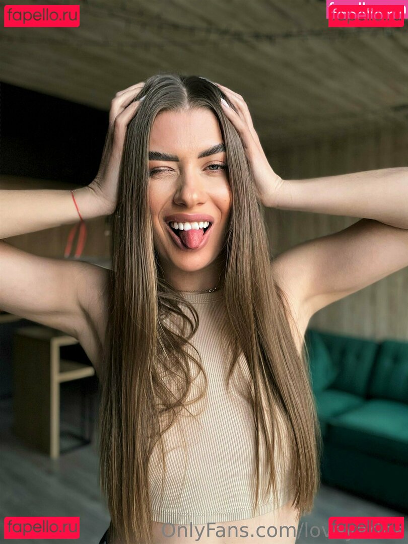 loveyarina / lovyari Onlyfans Photo Gallery 