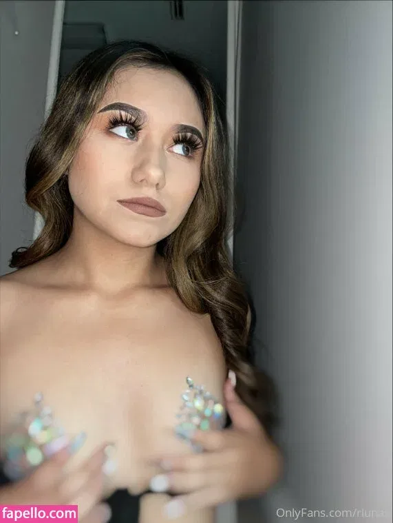 rlunas Onlyfans Photo Gallery 