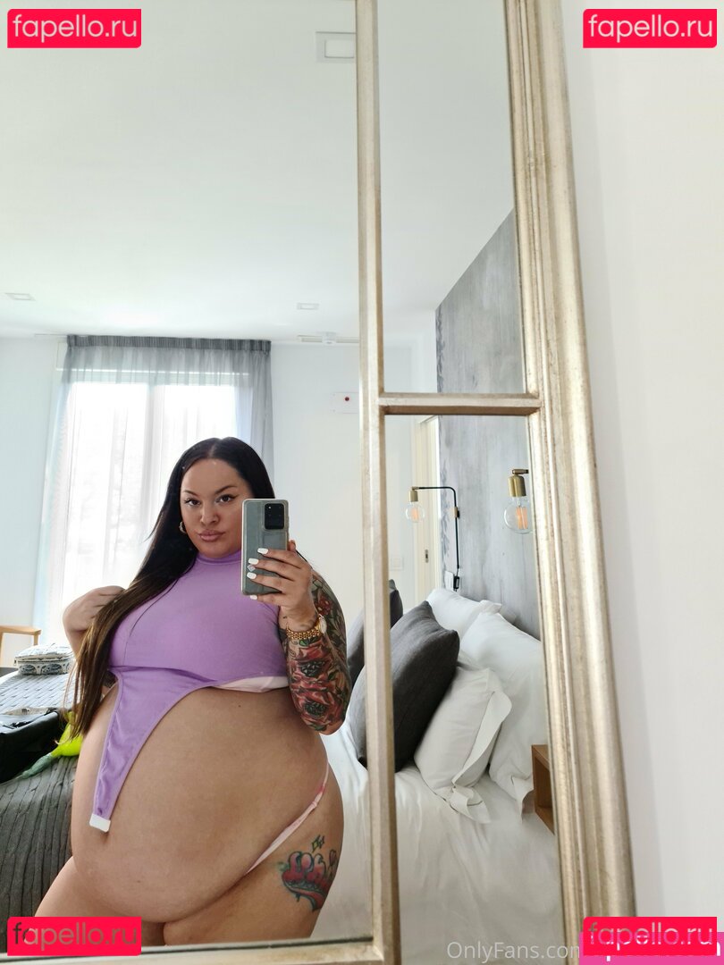 carmenlafox / givemecream Onlyfans Photo Gallery 