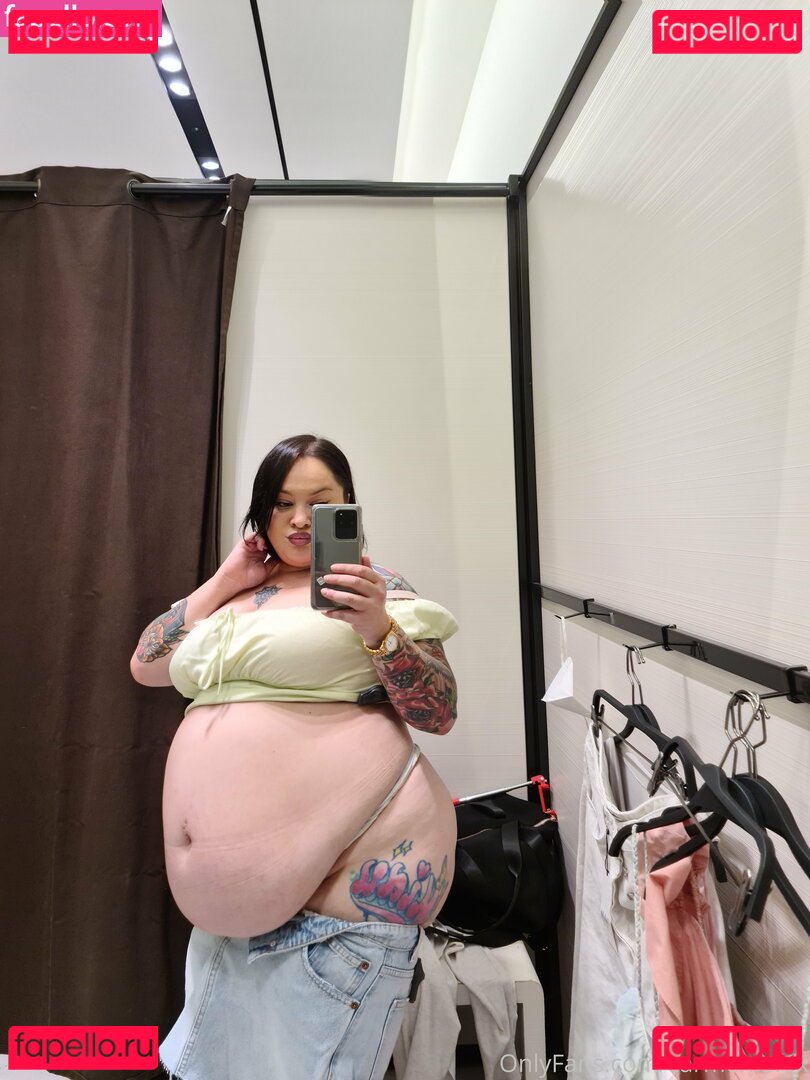 carmenlafox / givemecream Onlyfans Photo Gallery 