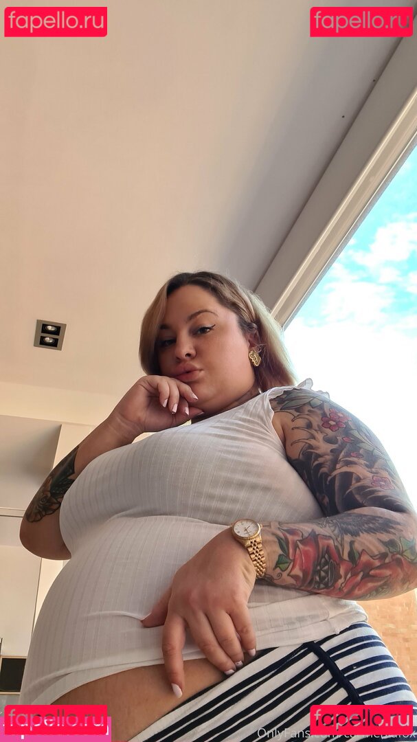 carmenlafox / givemecream Onlyfans Photo Gallery 