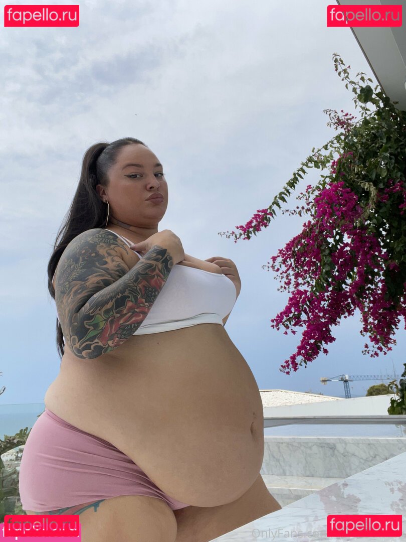 carmenlafox / givemecream Onlyfans Photo Gallery 