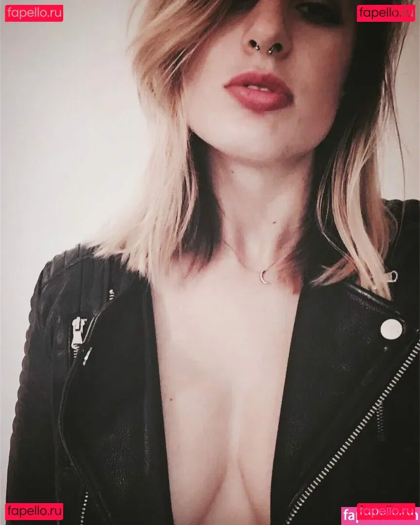 Sophieandjune Onlyfans Photo Gallery 