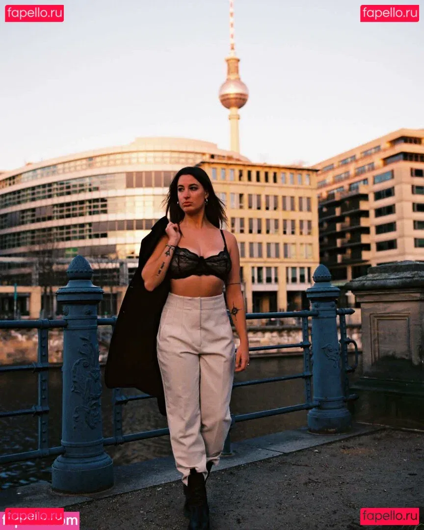 Sophieandjune Onlyfans Photo Gallery 