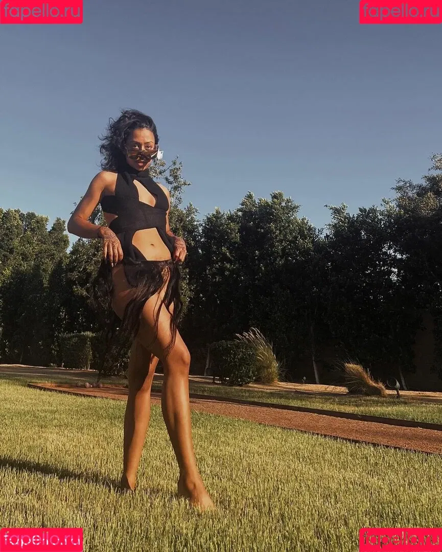 Liza Koshy Onlyfans Photo Gallery 