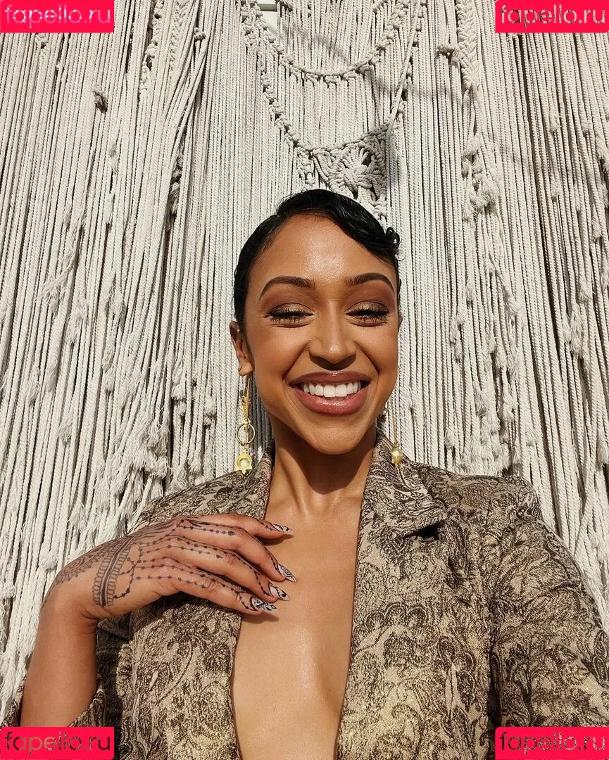 Liza Koshy Onlyfans Photo Gallery 