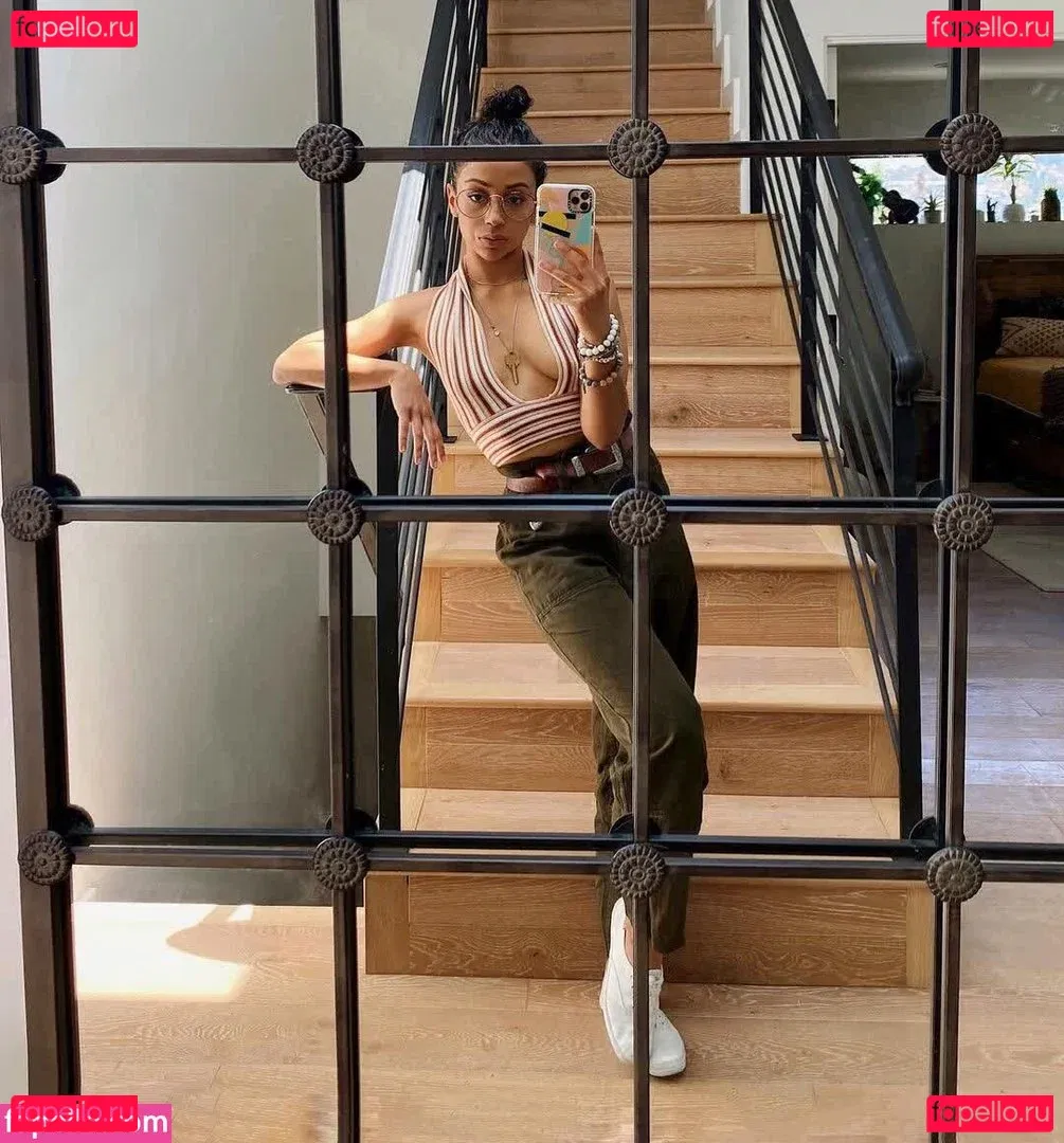 Liza Koshy Onlyfans Photo Gallery 