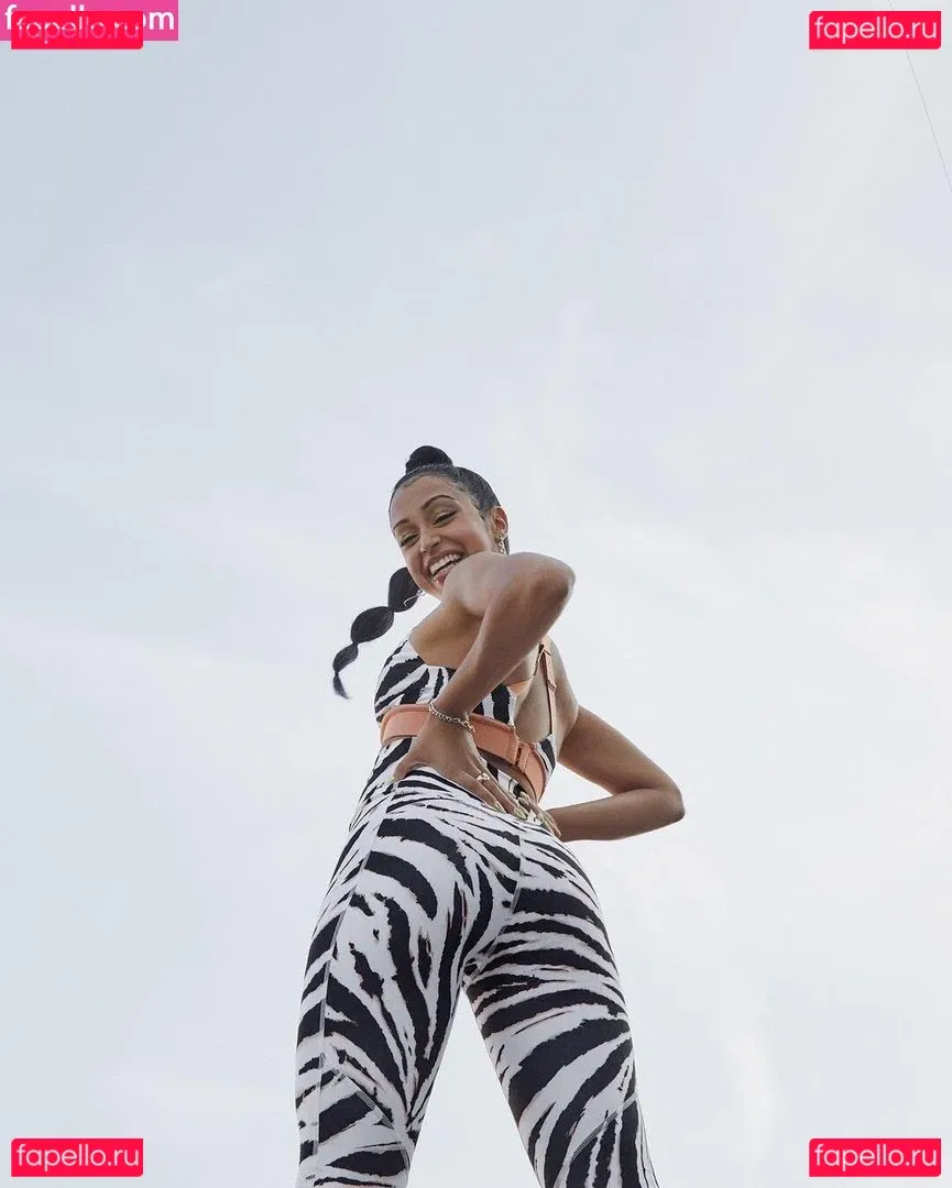 Liza Koshy Onlyfans Photo Gallery 