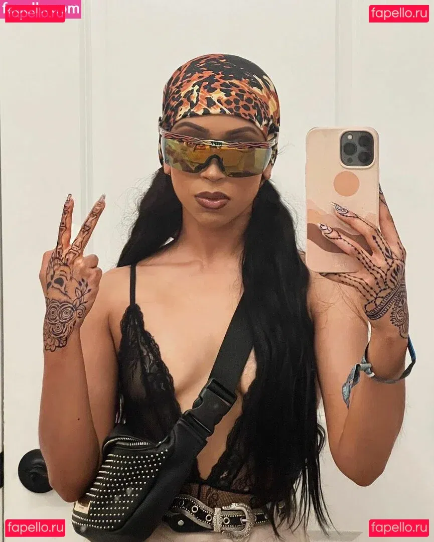 Liza Koshy Onlyfans Photo Gallery 