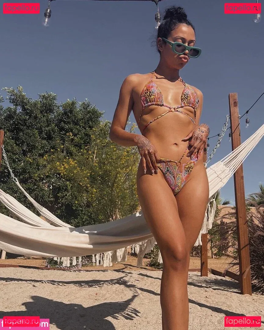 Liza Koshy Onlyfans Photo Gallery 