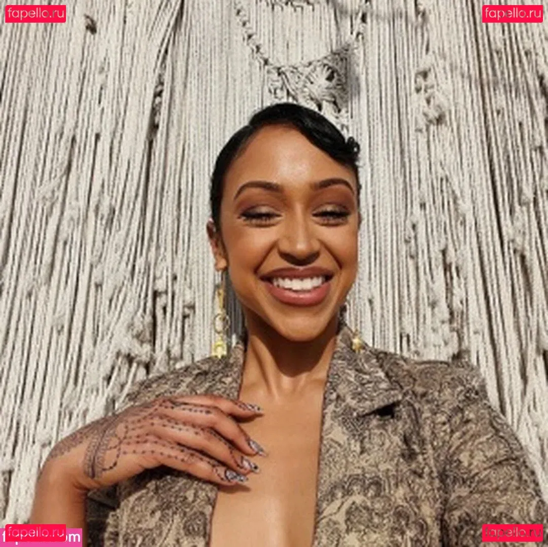 Liza Koshy Onlyfans Photo Gallery 