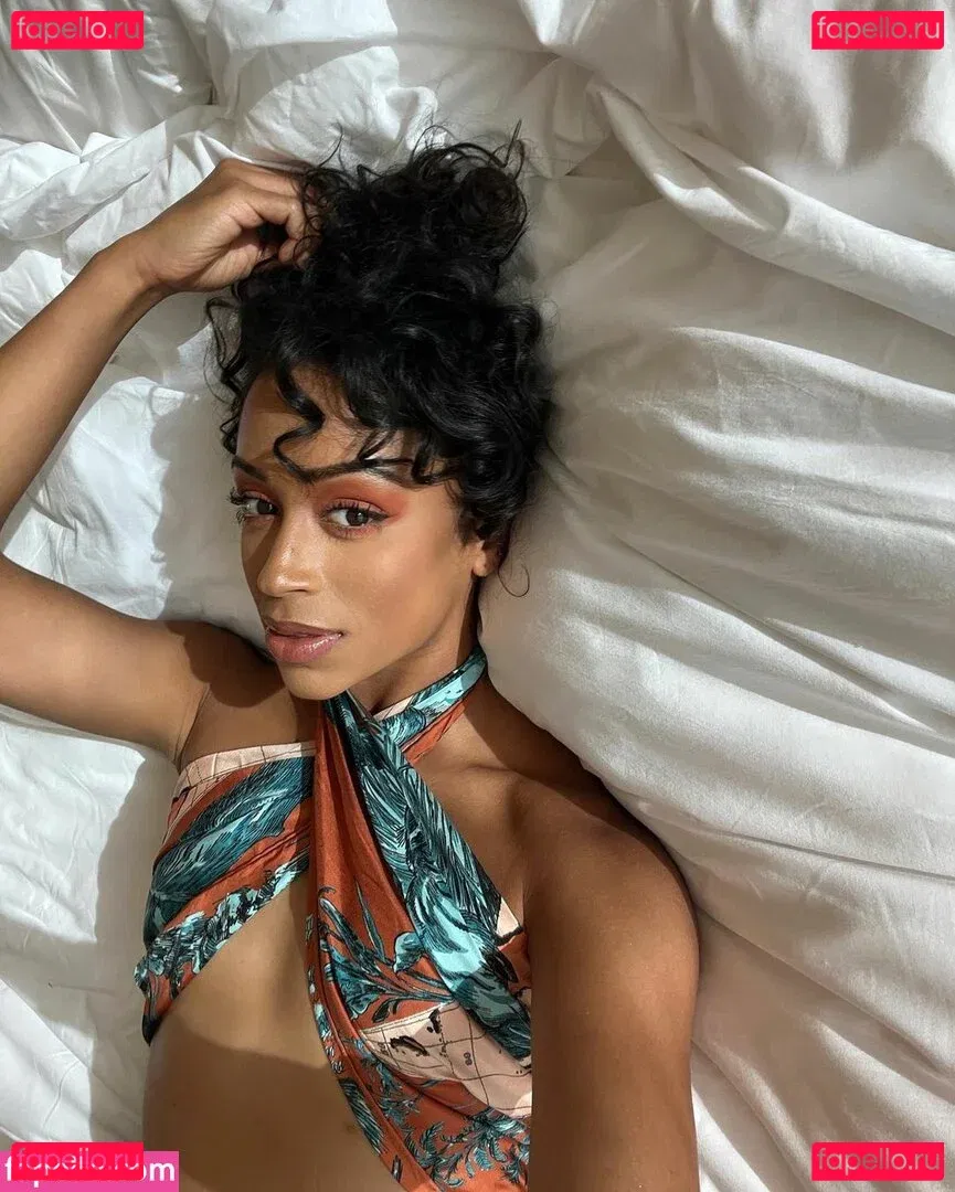 Liza Koshy Onlyfans Photo Gallery 