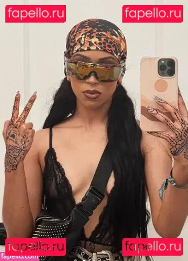 Liza Koshy Onlyfans Photo Gallery 