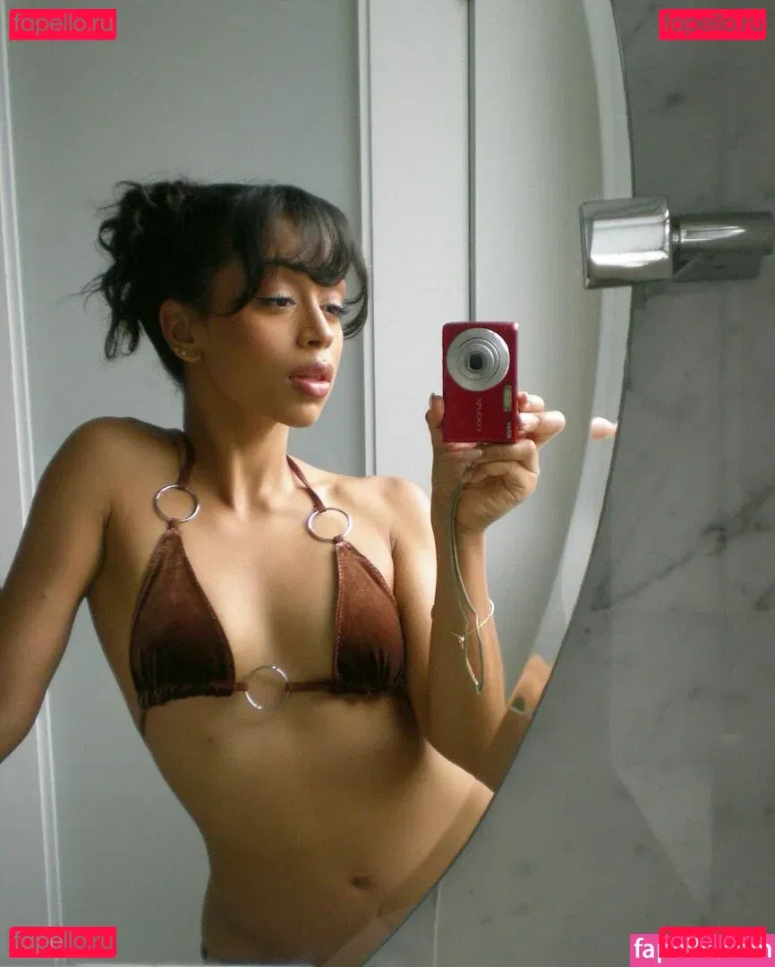 Liza Koshy Onlyfans Photo Gallery 
