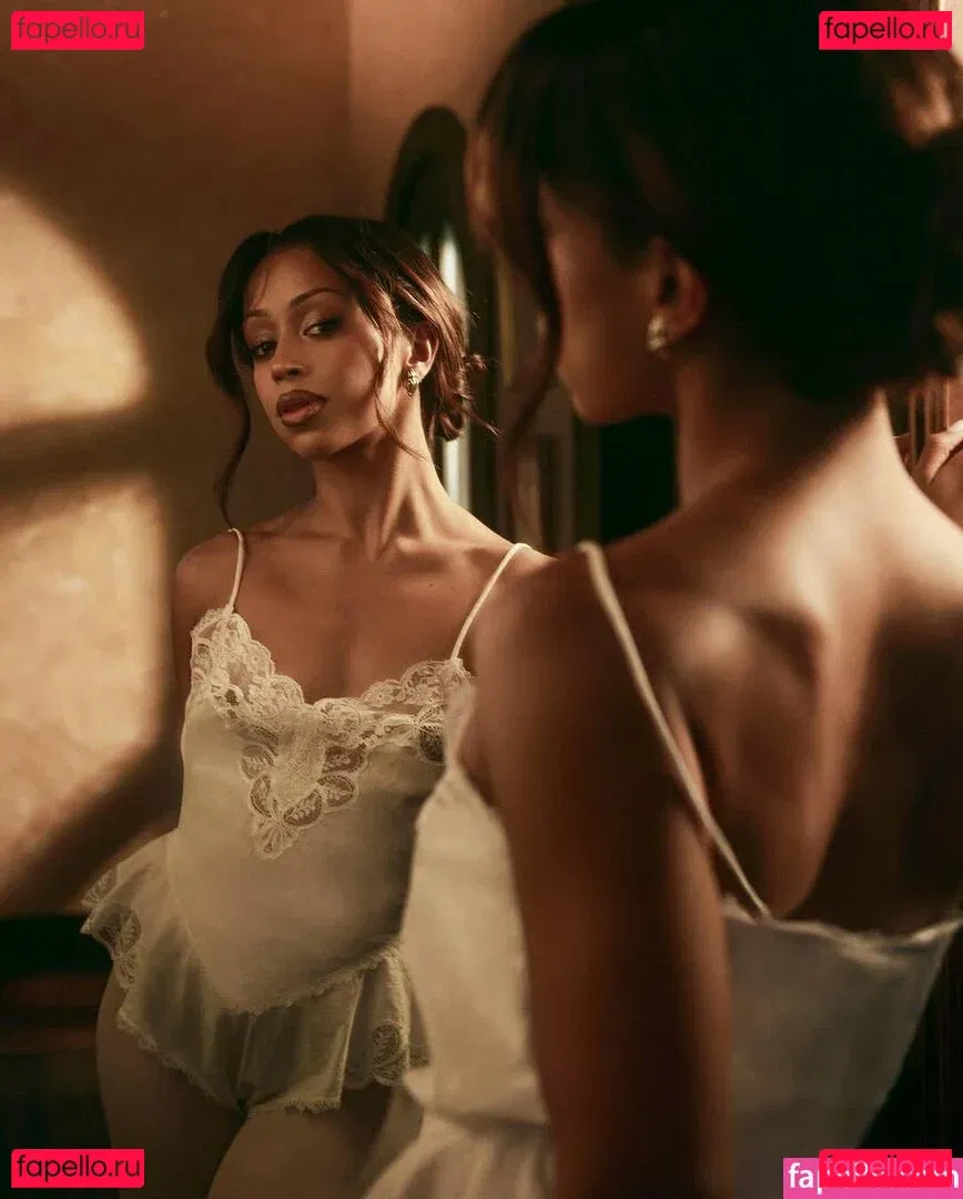 Liza Koshy Onlyfans Photo Gallery 