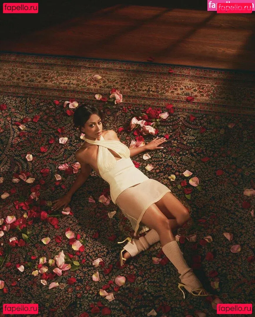 Liza Koshy Onlyfans Photo Gallery 