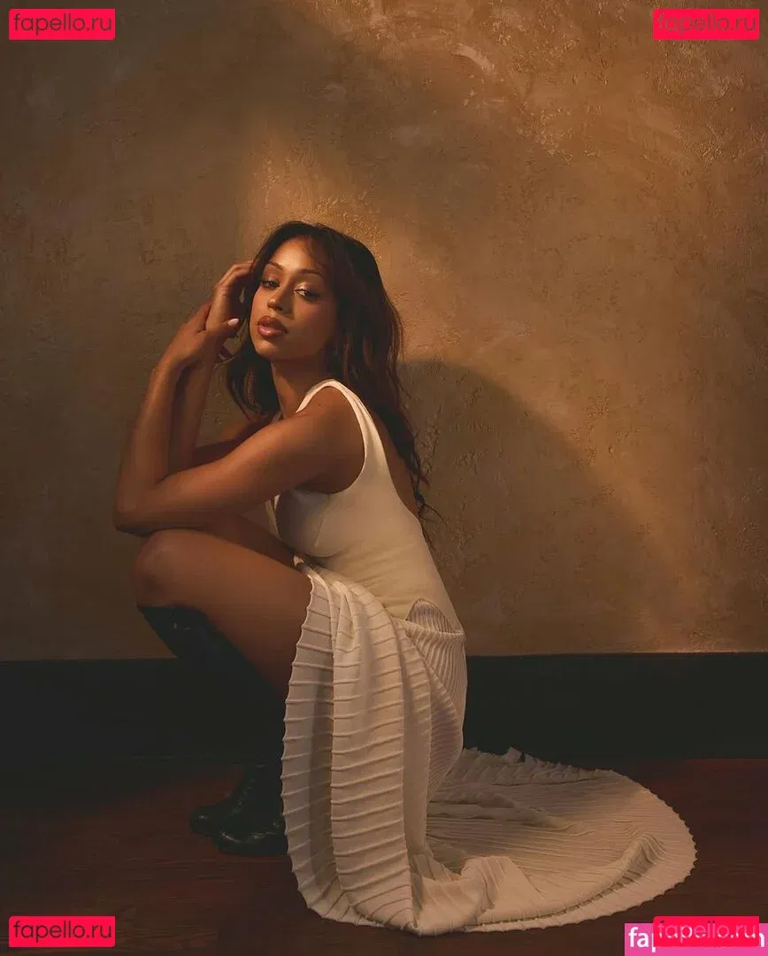 Liza Koshy Onlyfans Photo Gallery 