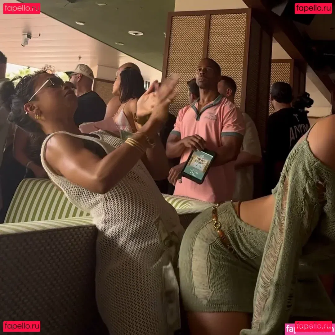 Liza Koshy Onlyfans Photo Gallery 