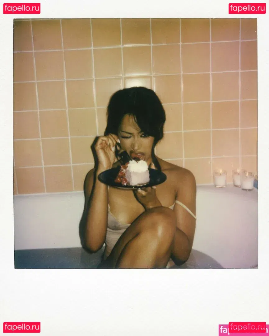 Liza Koshy Onlyfans Photo Gallery 