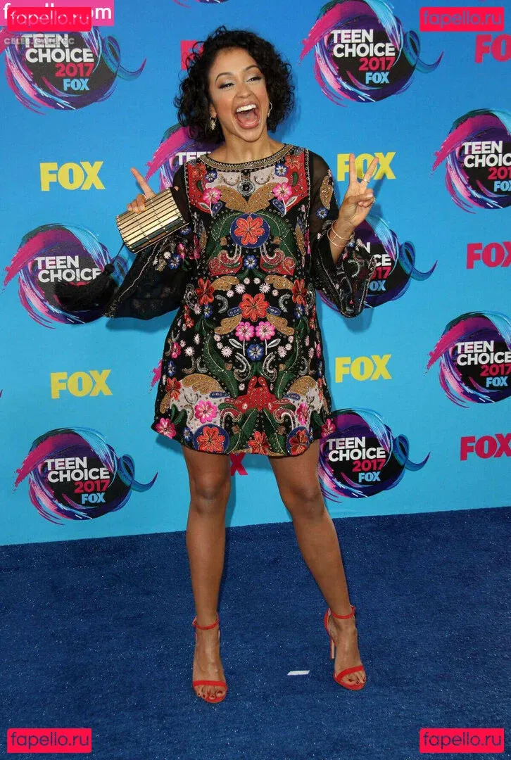 Liza Koshy Onlyfans Photo Gallery 